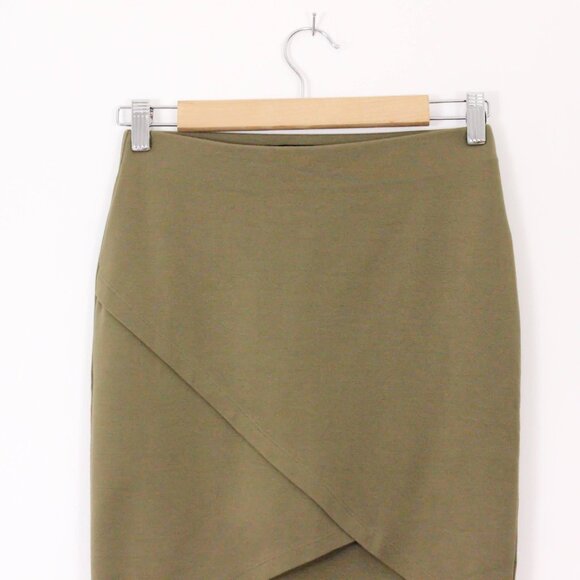 *Forever 21 Asymmetrical Khaki Green Mini Skirt - Picture 5 of 6